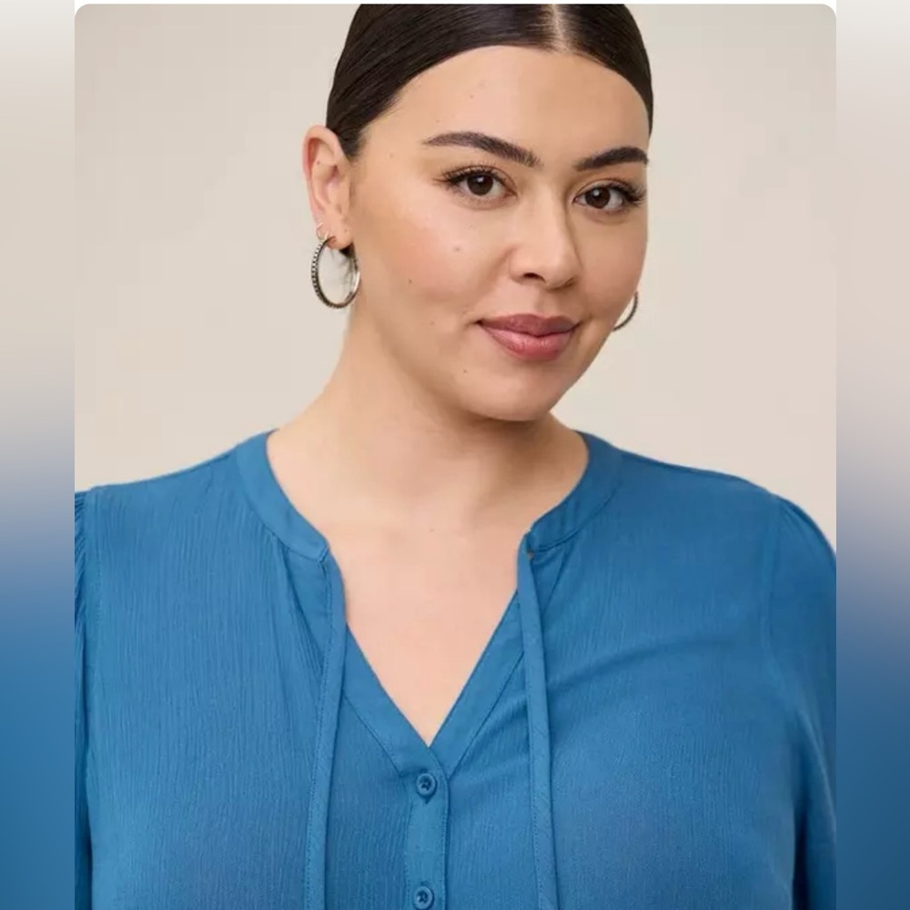 Torrid Teal Blue Crinkle Gauze Button-Front Peasant Top NWT - Picture 7 of 10